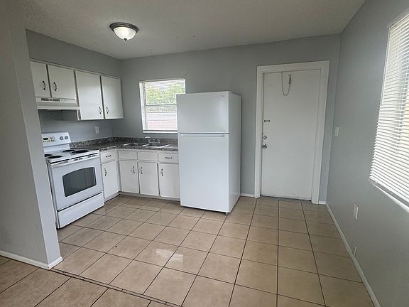 5th image of 1308 36th Ave W APT D