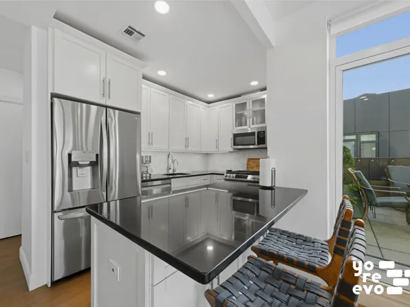 35 Underhill Avenue image 3 of 10