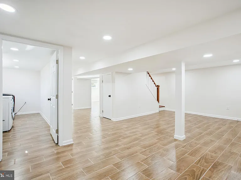 5201 Montgomery St — Photo 23