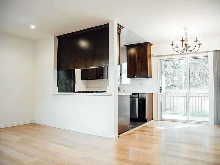 420 Raymond Ave — Photo 3