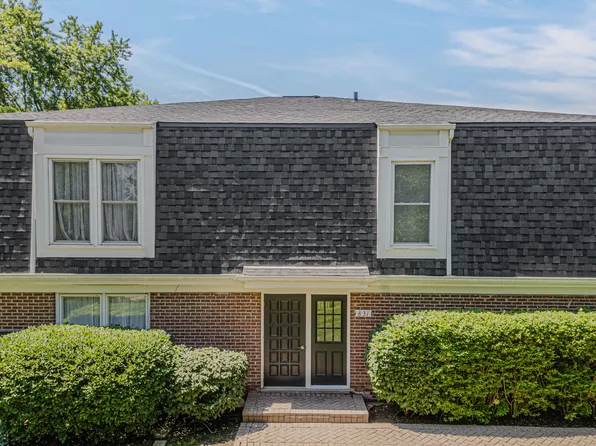 831 Garfield Ave APT C, Libertyville, IL 60048