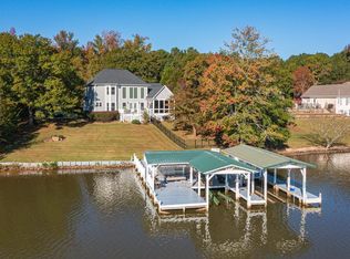 732 Eagles Harbor Dr, Hodges, SC 29653
