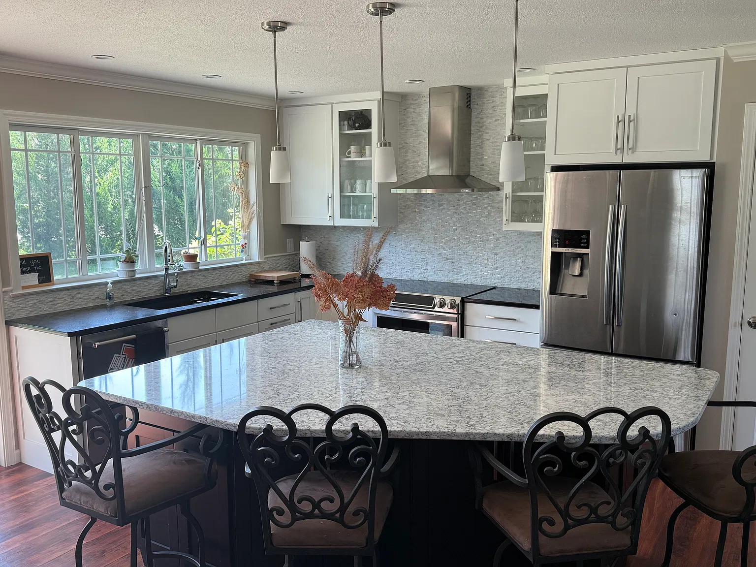 3 bed, 2000 sqft, $2,900 — Photo 3