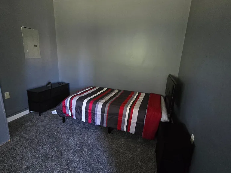 1444 Meredith Dr — Photo 3