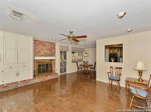 3rd image of 10219 Willowick Ln