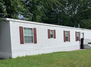 26 Stephanie Dr, Pawtucket, RI 02860