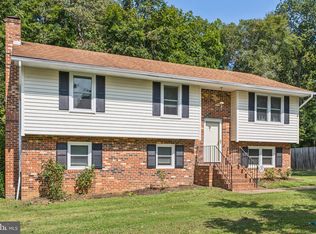 6033 Oak Grove Dr, Fredericksburg, VA 22407