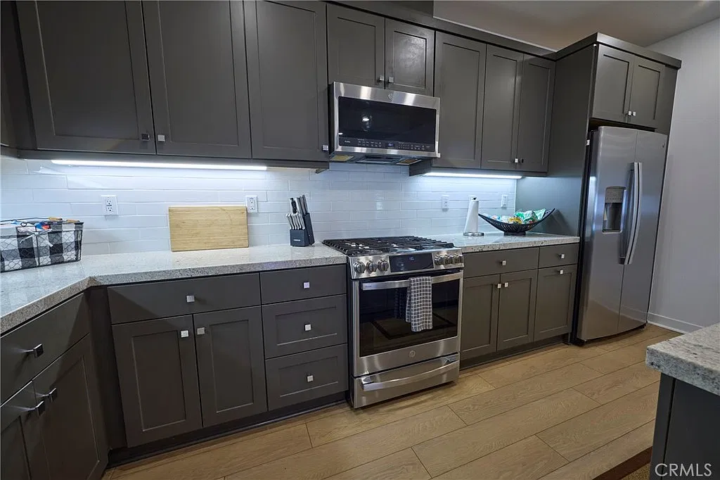 2 bed, 1251 sqft, $3,750 — Photo 3