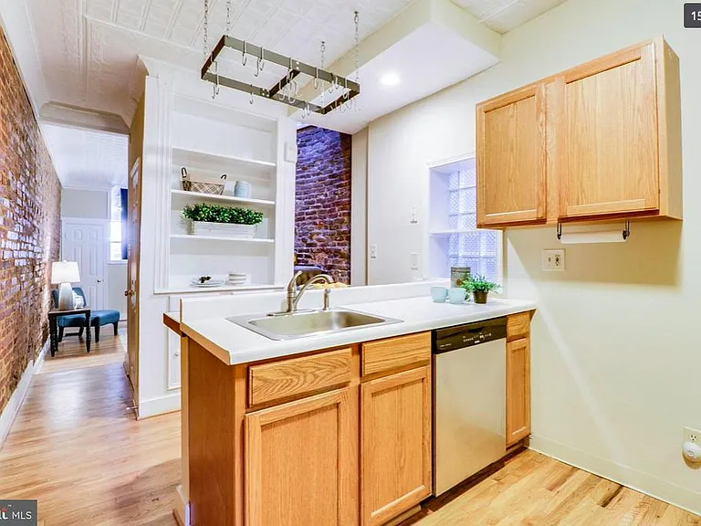 1309 Light St — Photo 11