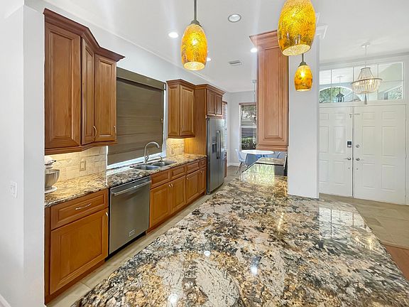 4th image of 2913 SW Brighton Way