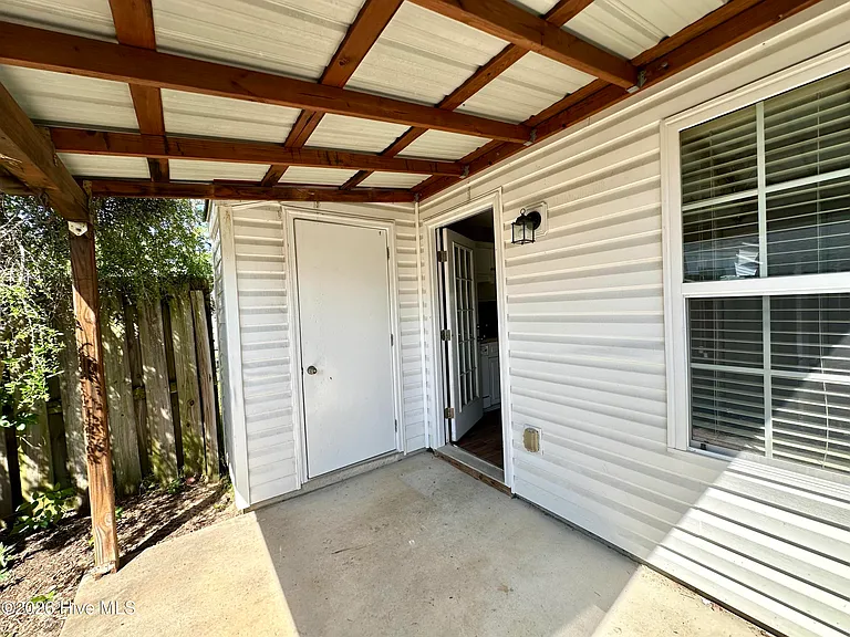 1730 Elizabeth St — Photo 20