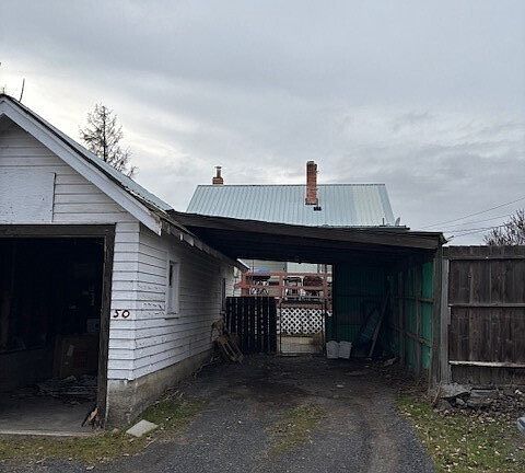4th image of 50 Fir Street S