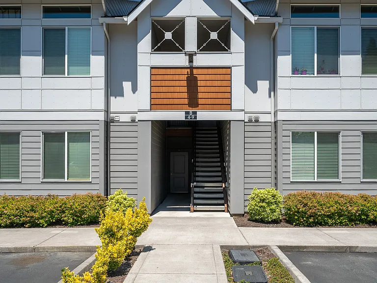 Block 1618 — Photo 17