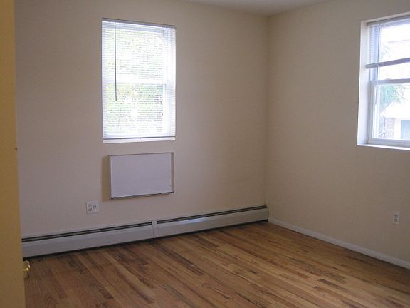 2nd image of 3716 20th Ave #2