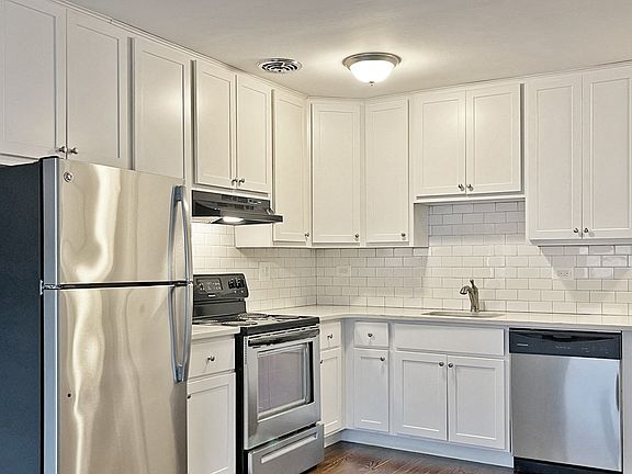 2nd image of 633 S Maple Ave #3B