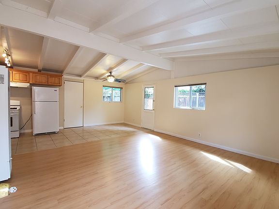 4th image of 10311 Johnson Ave