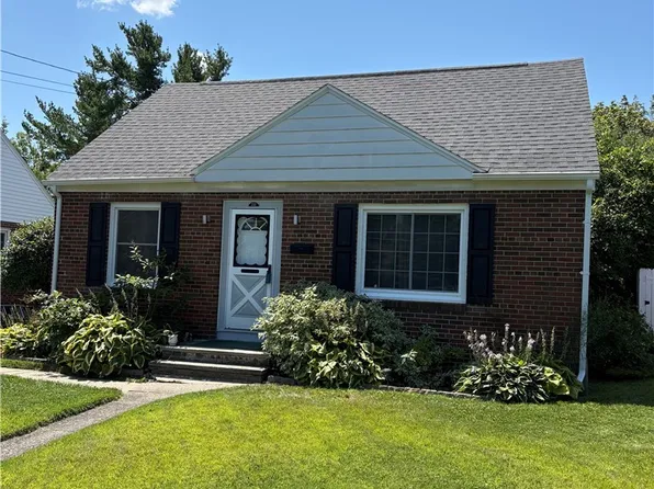 233 Russell Ave, Liverpool, NY 13088