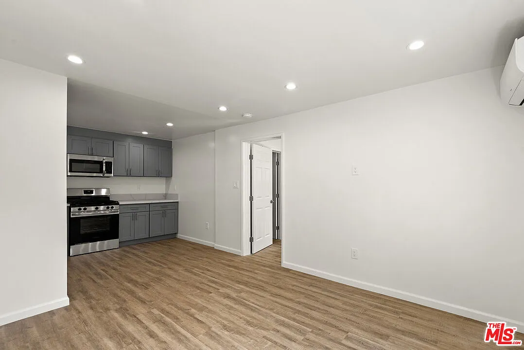 1 bed, 1.0 bath, 475 sqft, $3,450 — Photo 3