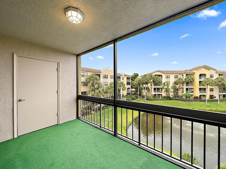 700 Uno Lago Dr #404 — Photo 31