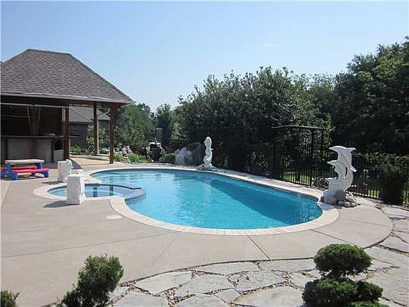 3rd image of 17108 Saddlecreek Way