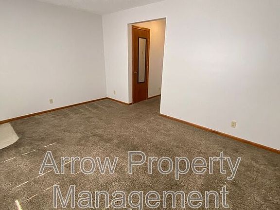 5th image of 1326 S Jackson St