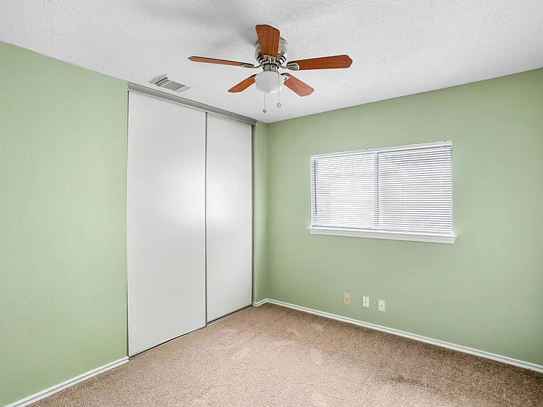 5011 Kenton Trce — Photo 14