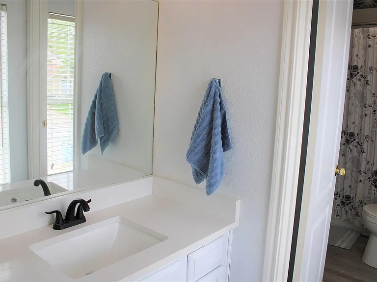 16205 Glorious Ln — Photo 24