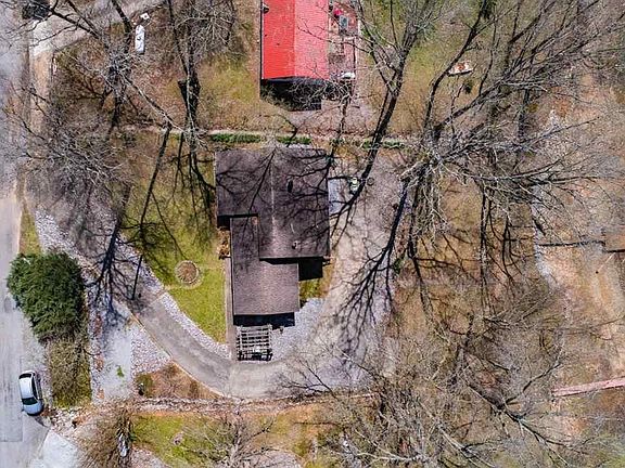 4th image of 506 Horseshoe Dr