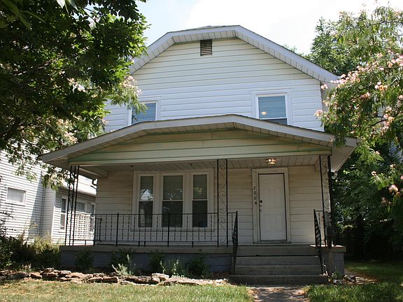2nd image of 200 N Hague Ave