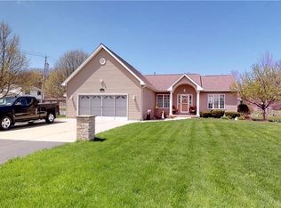 7600 Dean Brown Dr, Niagara Falls, NY 14304