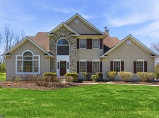 203 Lauren Way, Greenwich Twp., NJ 08804
