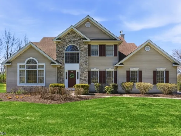 203 Lauren Way, Greenwich Twp., NJ 08804