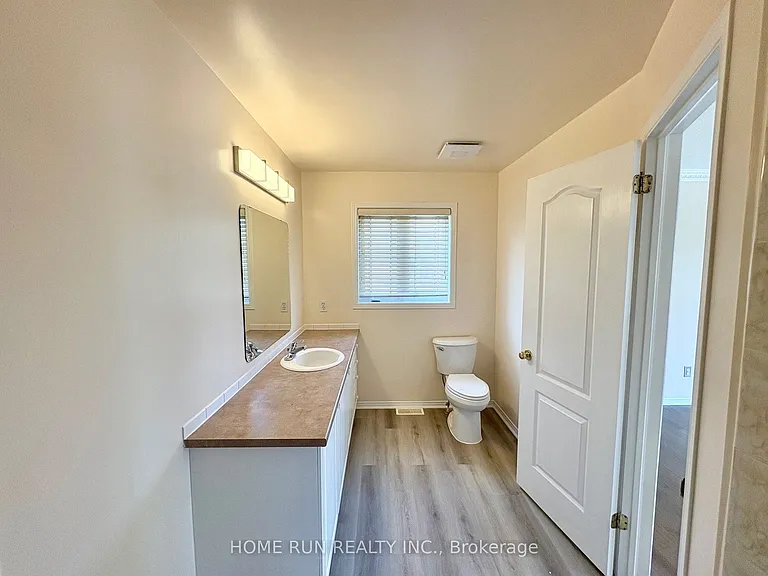 52 Collington St — Photo 29