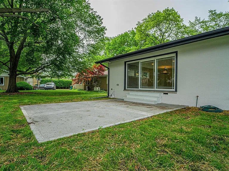 1411 Kraft Dr — Photo 2