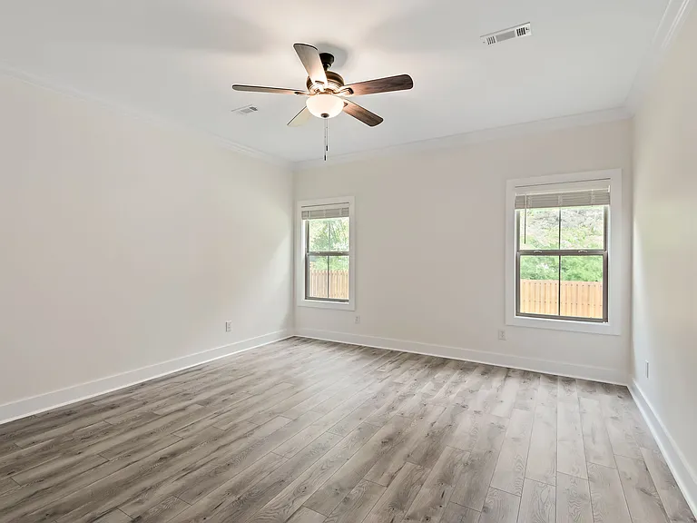 208 Savannah Dr — Photo 18