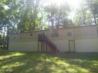 966 Paradise Valley Rd, Falling Waters, WV 25419