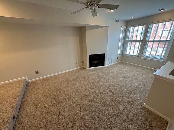 3rd image of 1039 Central Ave