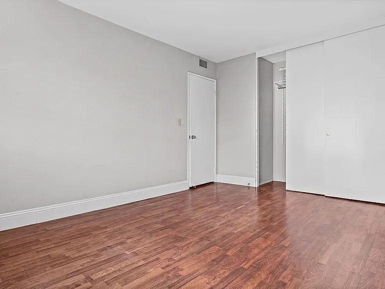 140 Walnut Ave #2F — Photo 4