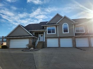 1206 Litchfield Dr #C, Hiawatha, IA 52233