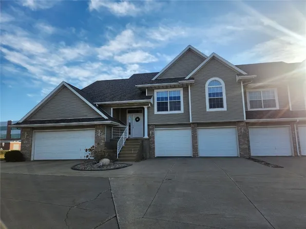 1206 Litchfield Dr #C, Hiawatha, IA 52233