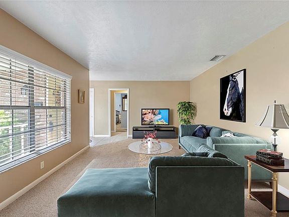5th image of 428 S Riverhills Dr