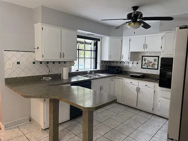 5 bed, 3100 sqft, $3,655 — Photo 2