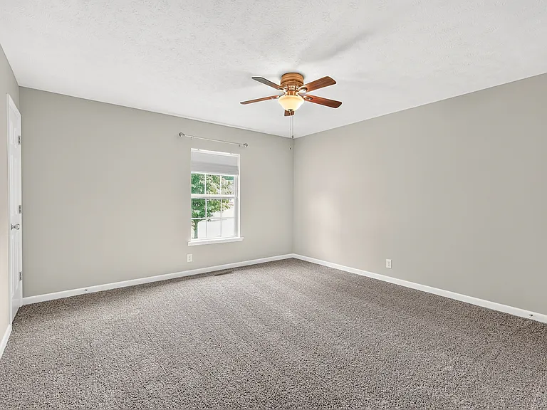 2504 Angelyn Dr — Photo 24