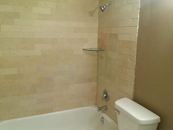 4th image of 2104 Morningside Ln Unit J