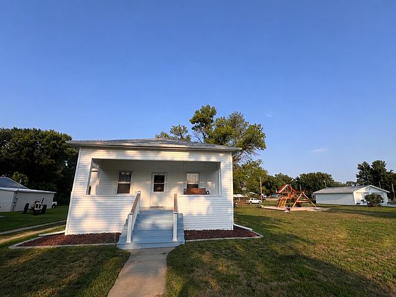 2nd image of 323 4th St