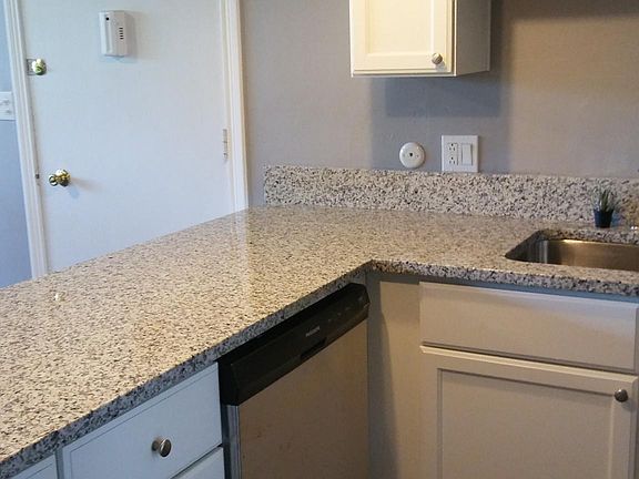 4th image of 5512 E Lake Dr APT A