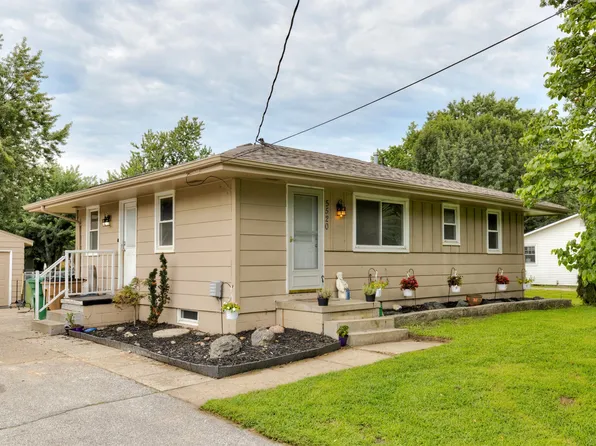 5520 NW 61st Pl, Johnston, IA 50131