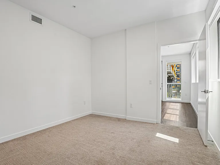 689 S Catalina — Photo 34