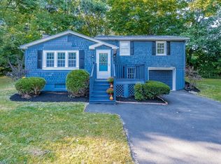 17 Phillips Dr, Holyoke, MA 01040