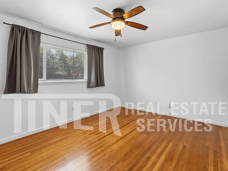 9136 Cecile Way — Photo 12